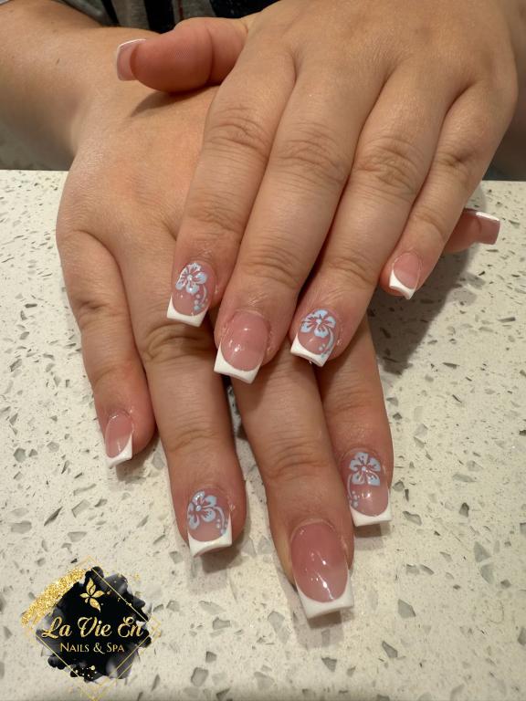 La-Vie-En-Nails-Spa-07232025-2-w576.jpg